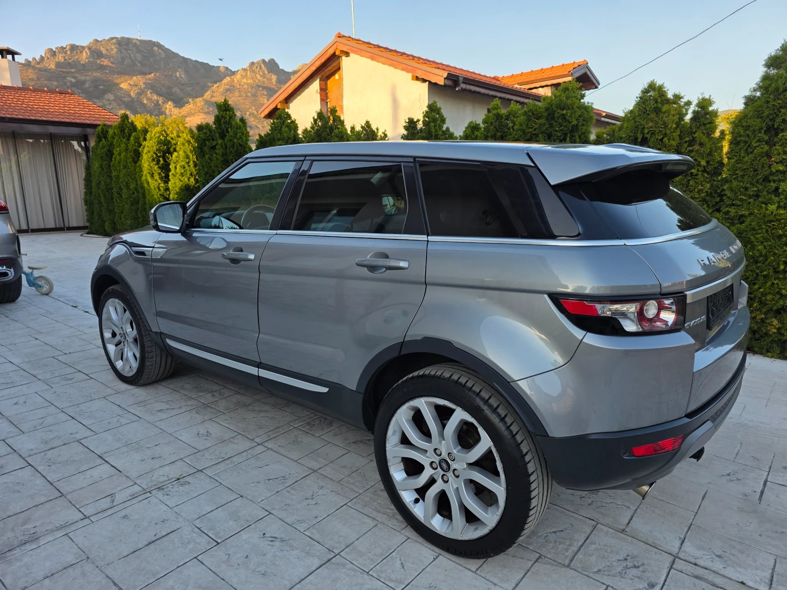 Land Rover Range Rover Evoque 2.2 DT4 KOJA , снимка 8 - Автомобили и джипове - 56034529