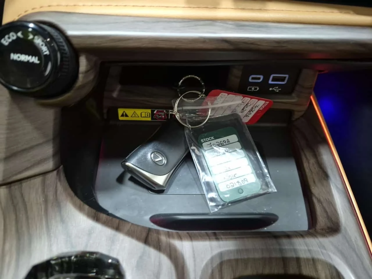 Lexus NX 350h * Един собственик * CARFAX * , снимка 11 - Автомобили и джипове - 56188687