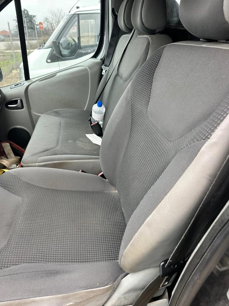 Opel Vivaro 2.0 CDTI 114 HK , снимка 8 - Бусове и автобуси - 53303147