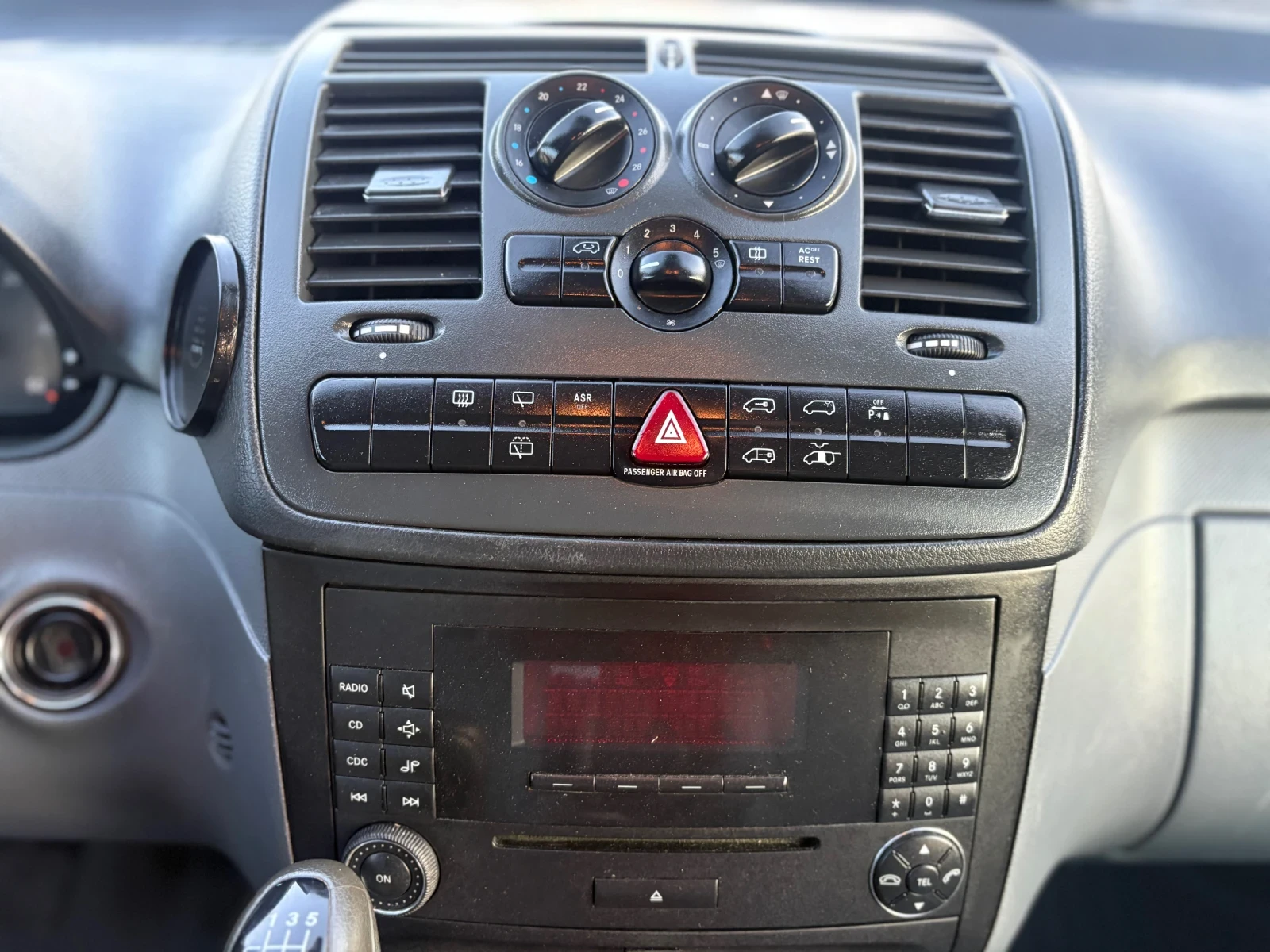 Mercedes-Benz Vito VIANO! КЛИМАТРОНИК! Парктроник! Темпомат! ТОП!ТОП!, снимка 9 - Бусове и автобуси - 53795300