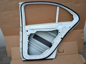 Продавам врата за Мерцедес W213, снимка 5 - Части - 52715674