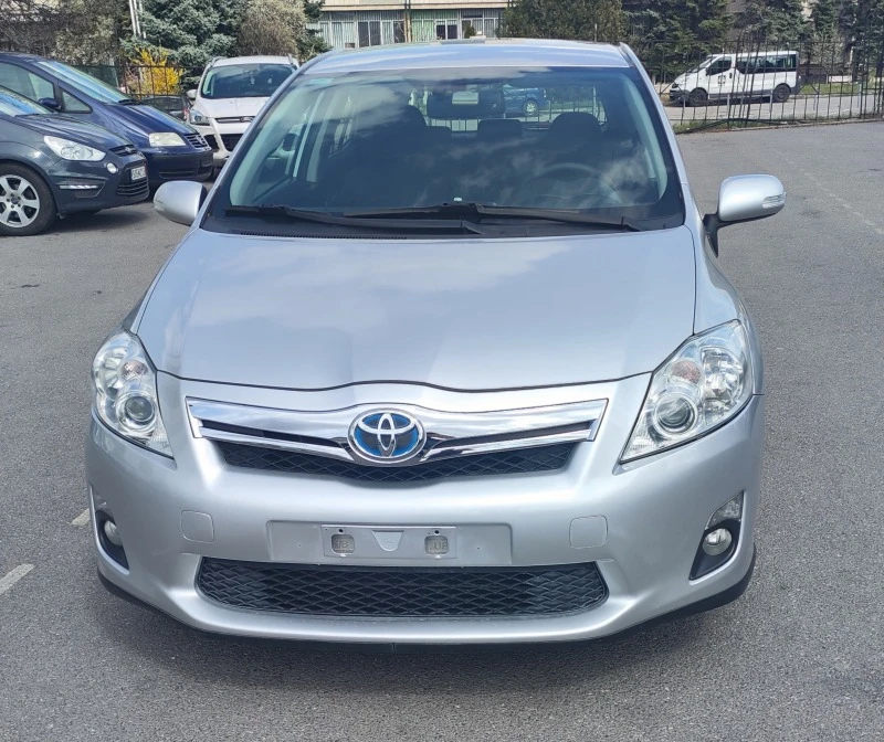 Toyota Auris facelift, 1,8 hibrid , като нова, снимка 10 - Автомобили и джипове - 40228737