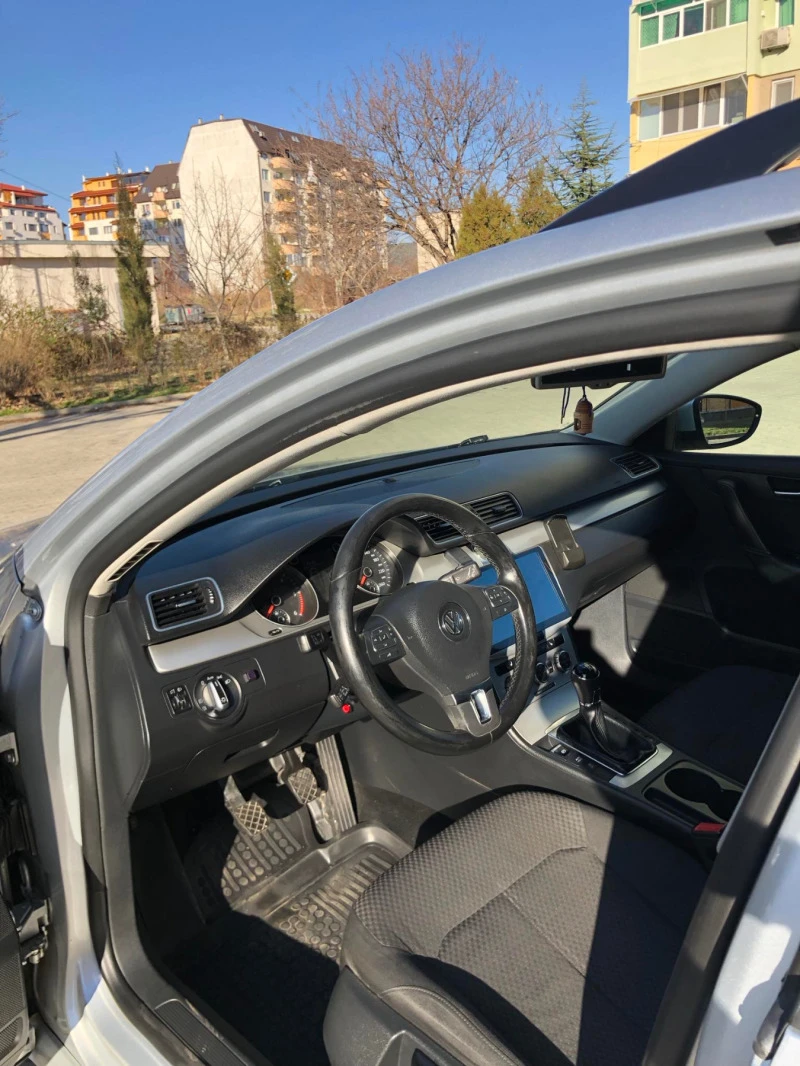 VW Passat B7, снимка 8 - Автомобили и джипове - 47456208