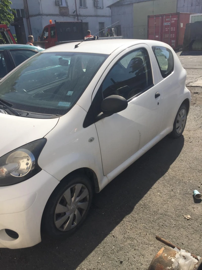 Toyota Aygo 1000, снимка 6 - Автомобили и джипове - 47504761