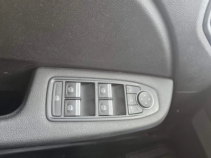Renault Clio E-TECH HYBRID 90 EDC, снимка 11 - Автомобили и джипове - 52037145