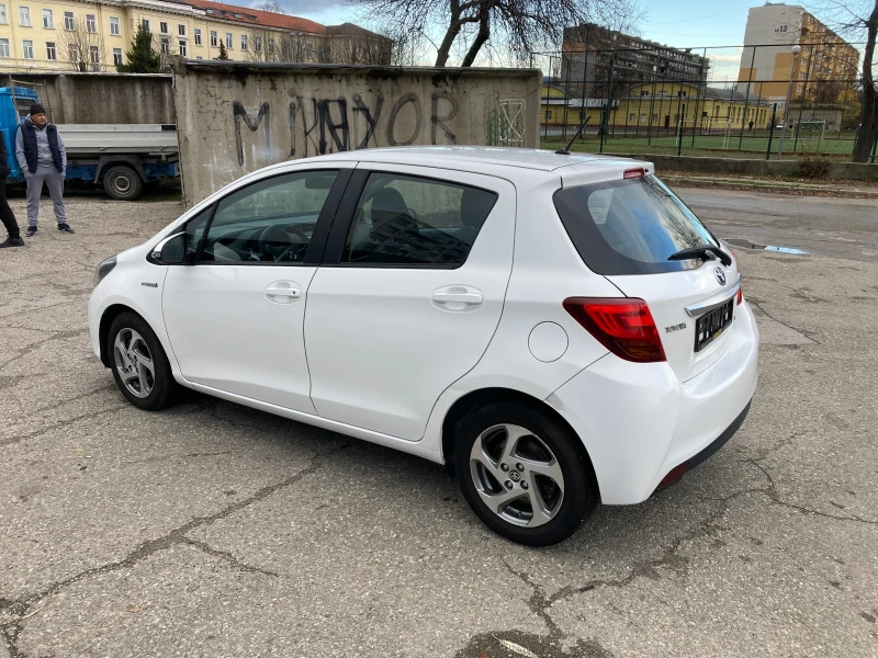 Toyota Yaris 1.5 Hibrid EVRO 6 avtomatik, снимка 4 - Автомобили и джипове - 52517389