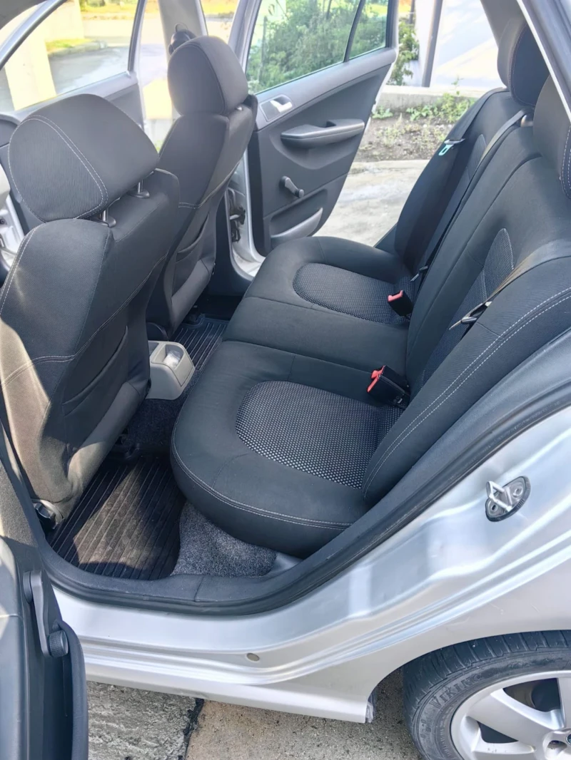 Skoda Fabia, снимка 12 - Автомобили и джипове - 52905300