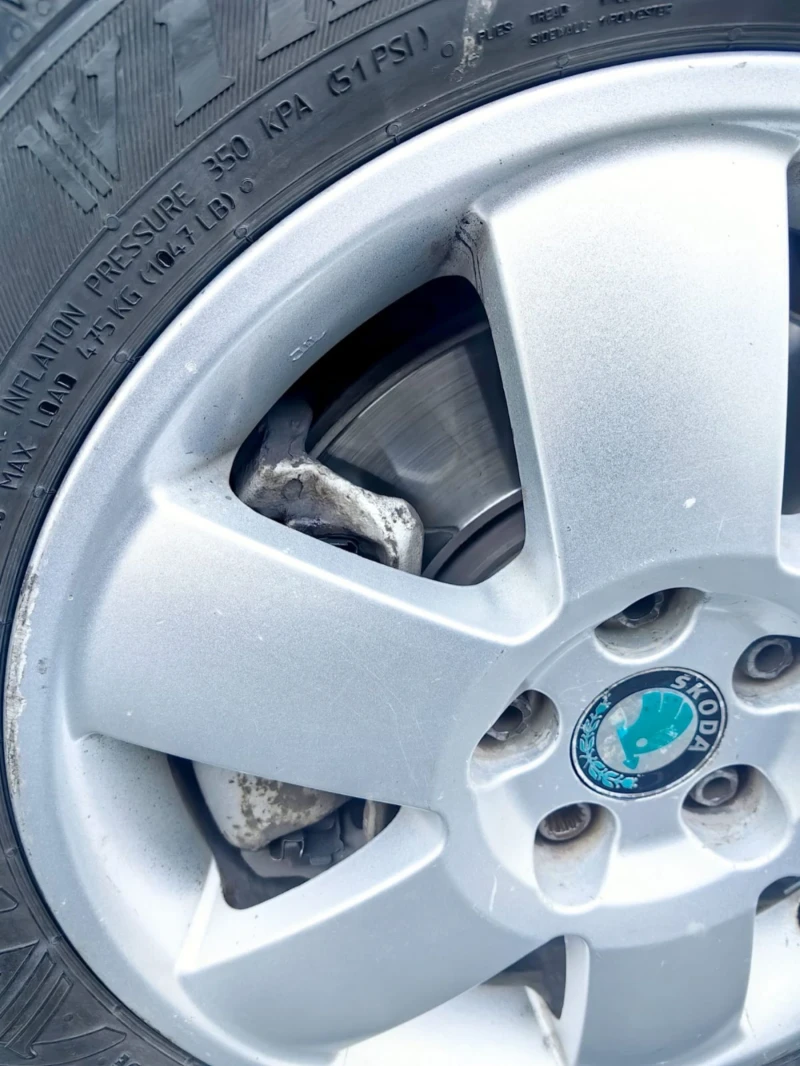 Skoda Fabia, снимка 11 - Автомобили и джипове - 52905300