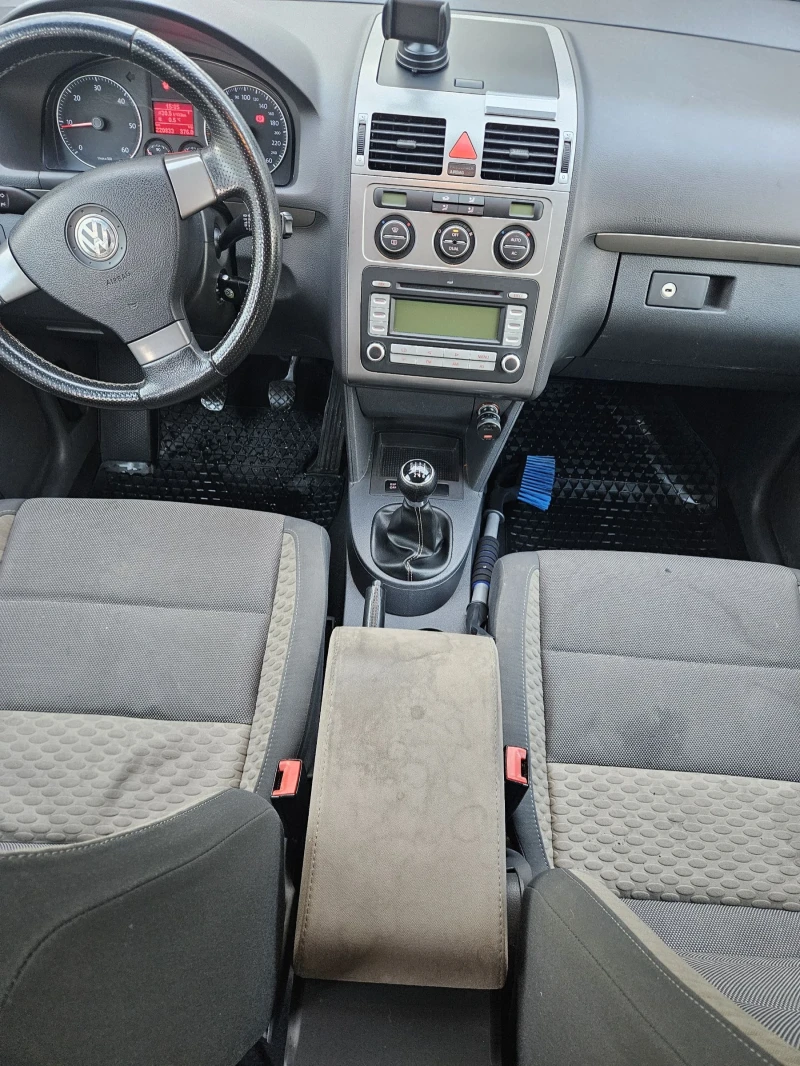 VW Touran Cross, снимка 8 - Автомобили и джипове - 53048916