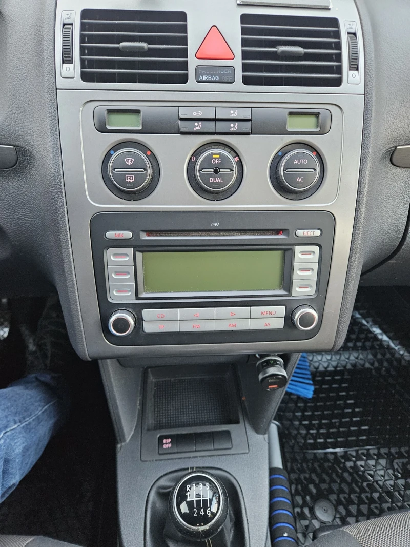 VW Touran Cross, снимка 10 - Автомобили и джипове - 53048916