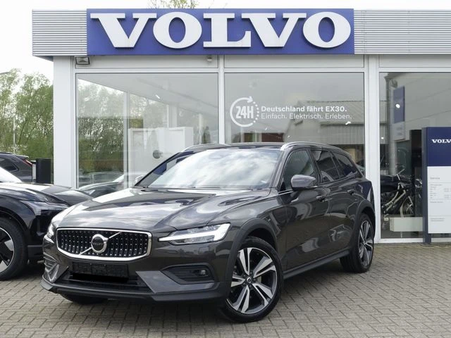 Volvo V60 Cross Country  B4 D AWD Plus, снимка 1 - Автомобили и джипове - 47775608