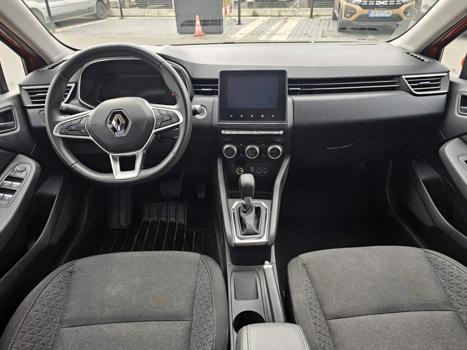 Renault Clio E-TECH HYBRID 90 EDC - изображение 7