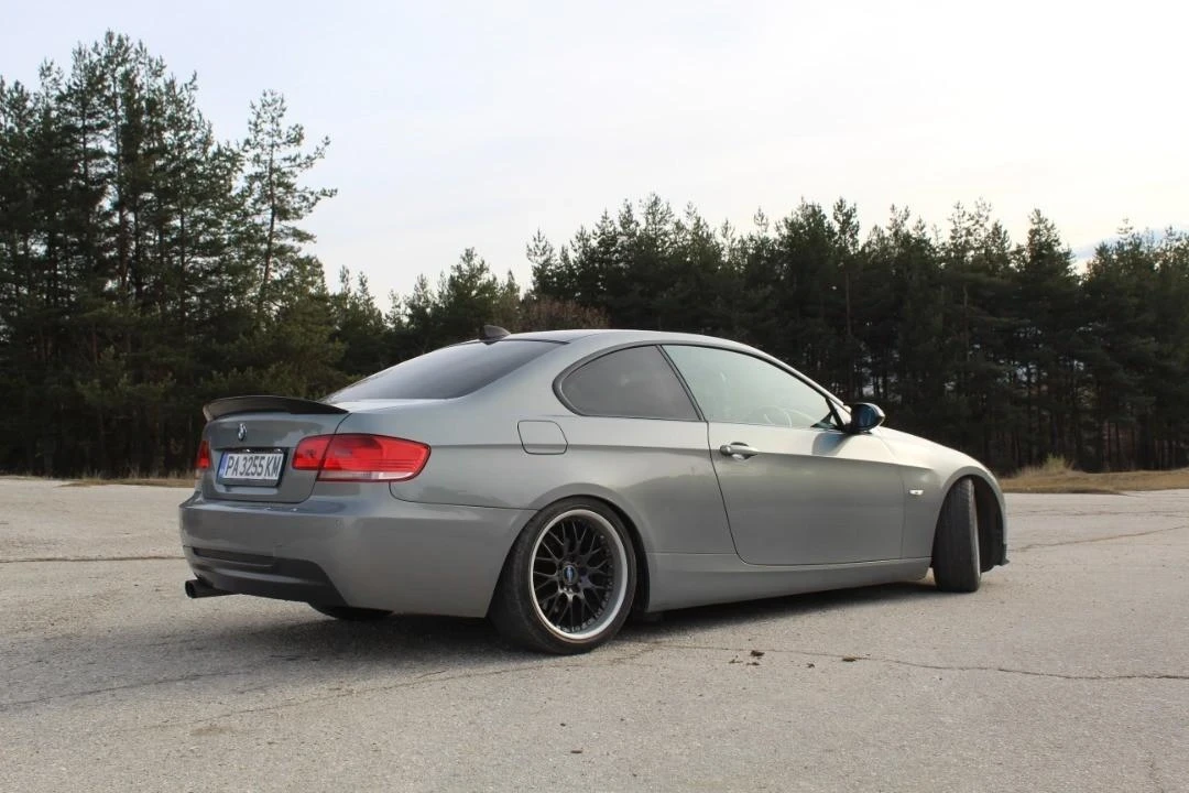 BMW 330 3.0 - изображение 3