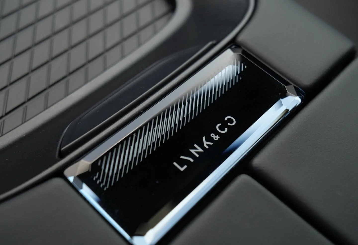 LynkCo 08 1.5 PLUG-IN HYBRID H/K 360 PANORAMA LED KEYLESS | Mobile.bg � ����������� 15