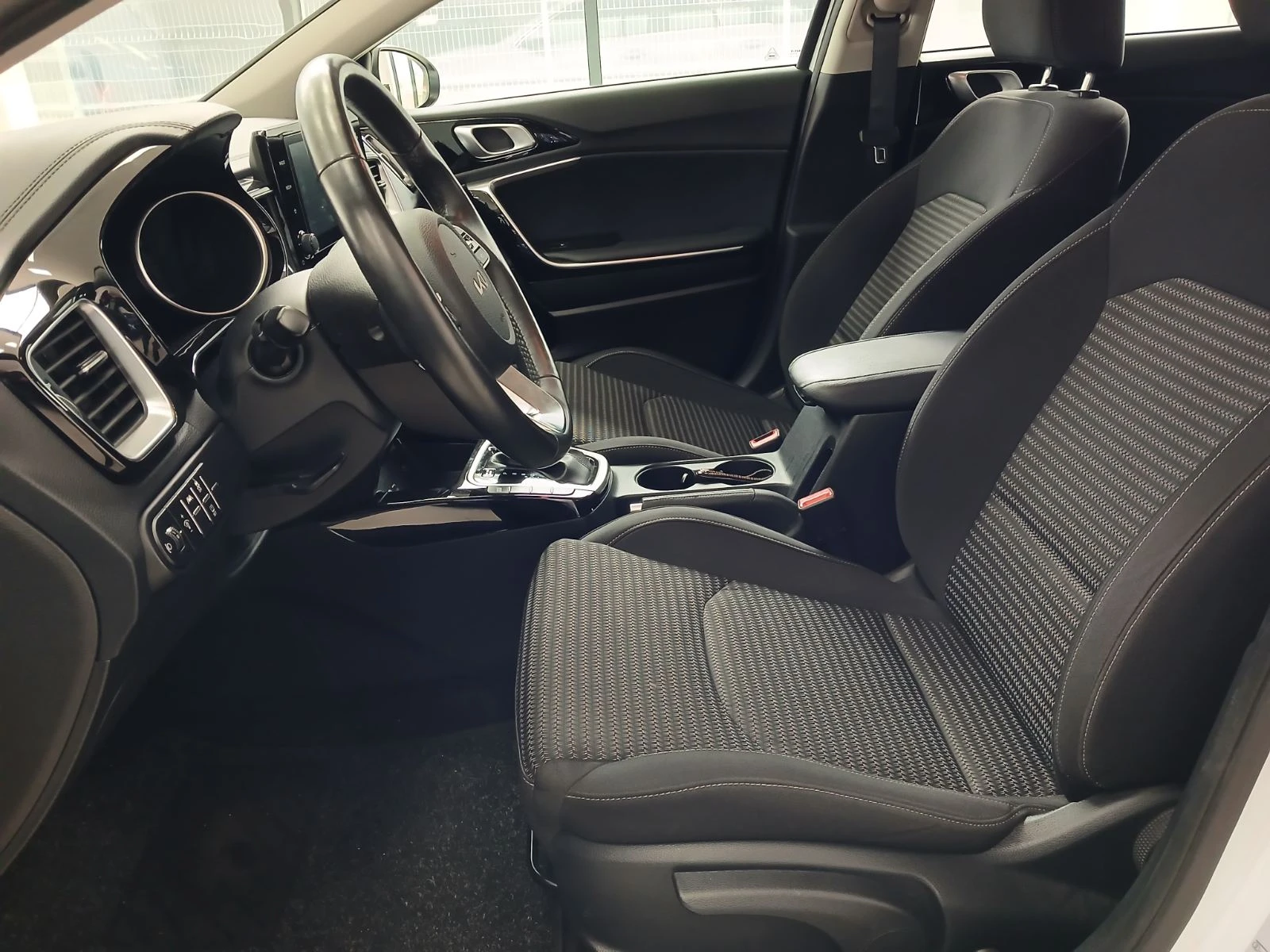 Kia Ceed 1.6CRDi MHEV - изображение 7