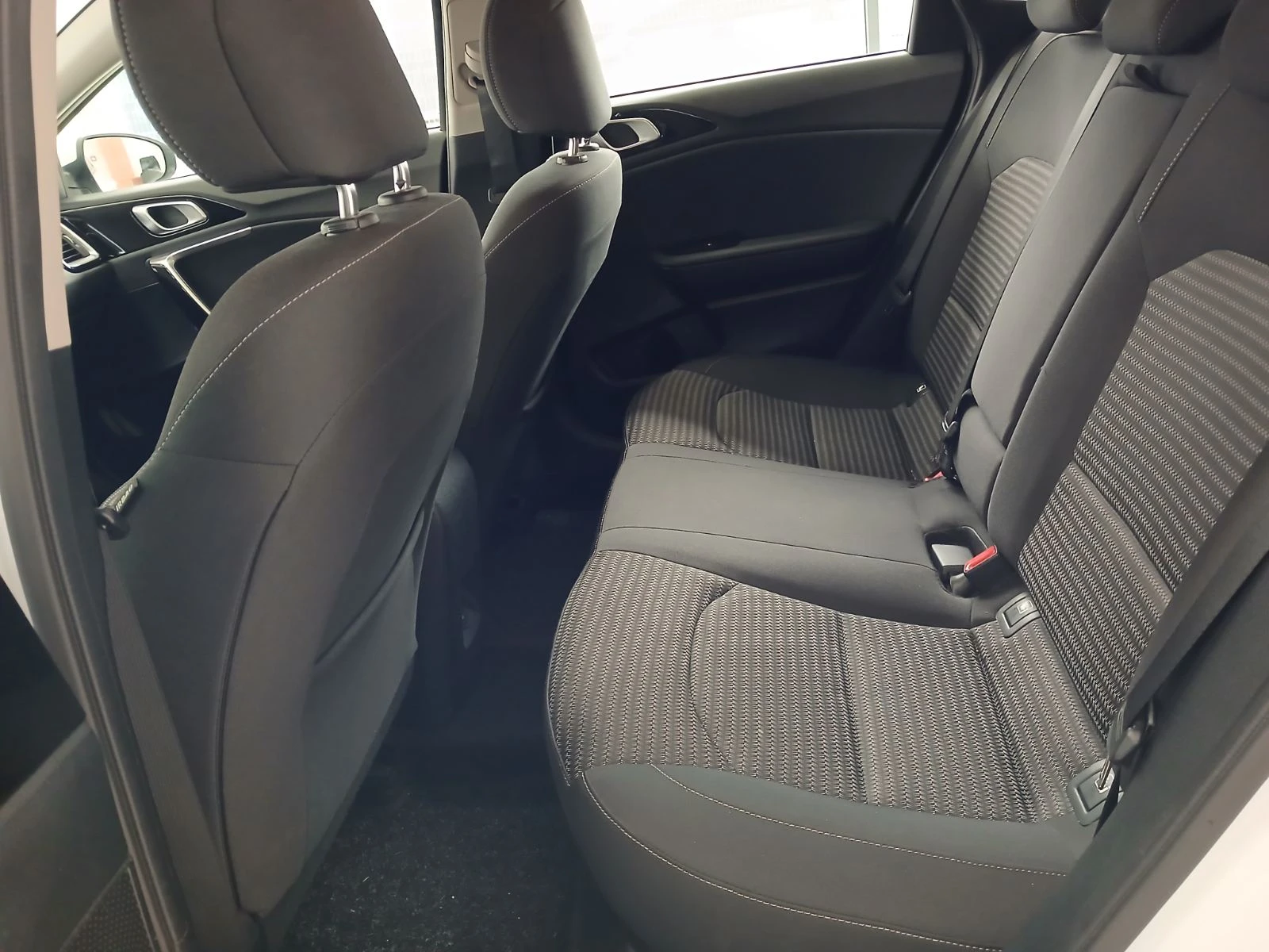 Kia Ceed 1.6CRDi MHEV - изображение 8