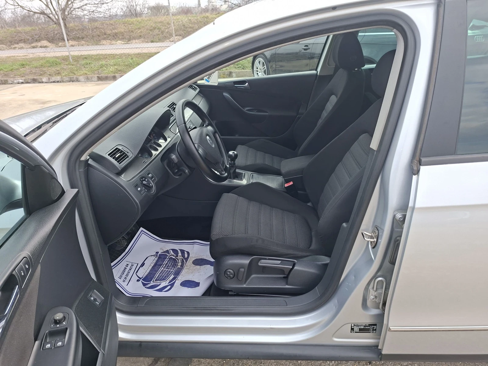 VW Passat 1.9TDi 105кс.Bluemotion, снимка 10 - Автомобили и джипове - 53915166