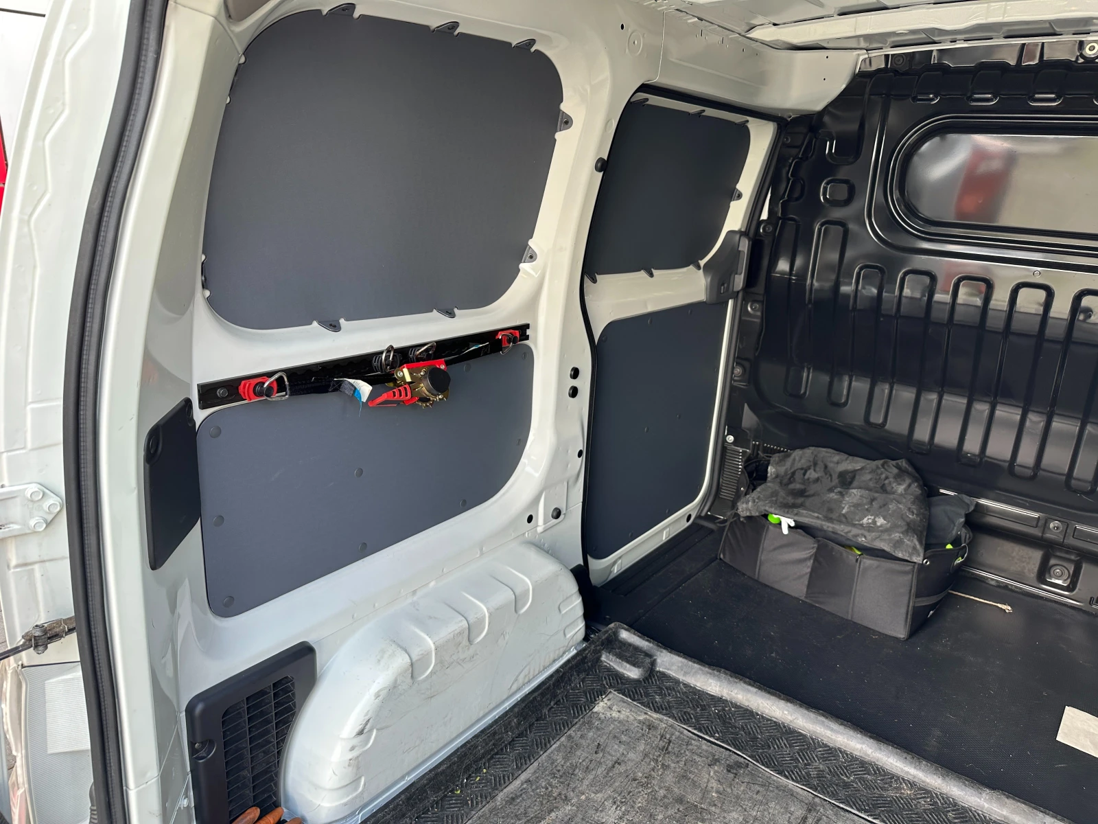 Nissan e-NV200 40kW, снимка 14 - Автомобили и джипове - 53981830