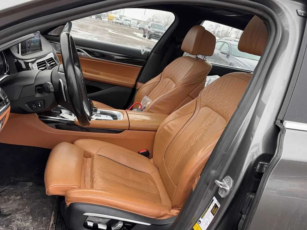 BMW 750 * 750Li xDrive* 2 КЛЮЧА* PANO* KEYLESS* ПОДГРЕВ* , снимка 5 - Автомобили и джипове - 54063244