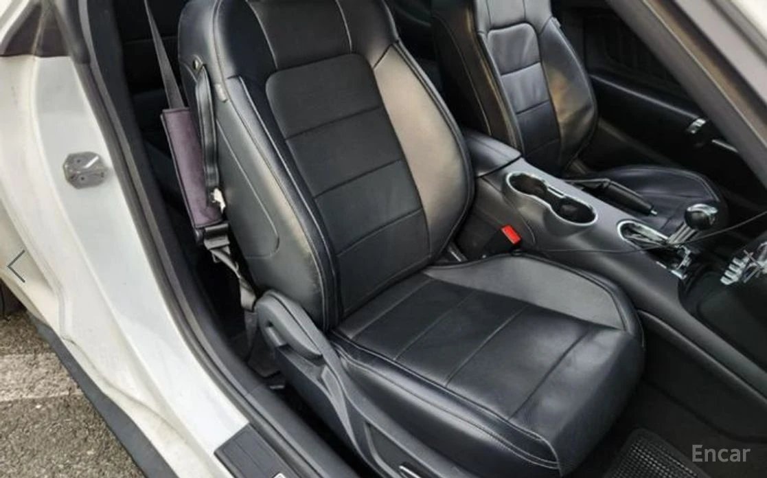 Ford Mustang GT 5.0* CARBON* КОЖА* NAVI* ПОДГРЕВ* ОБДУХВАНЕ* , снимка 6 - Автомобили и джипове - 54238272