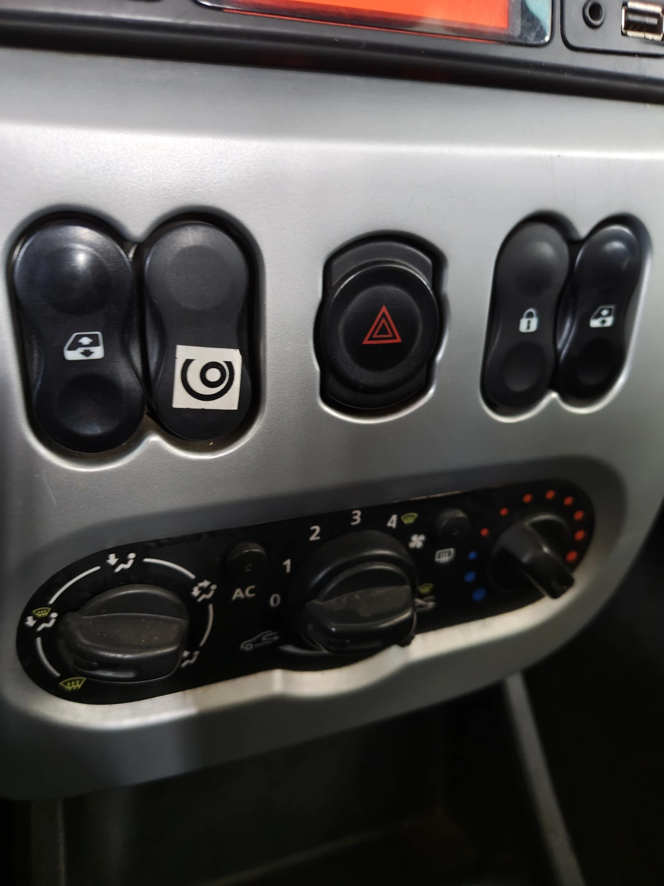 Dacia Sandero 1, 2 | Mobile.bg � ����������� 9