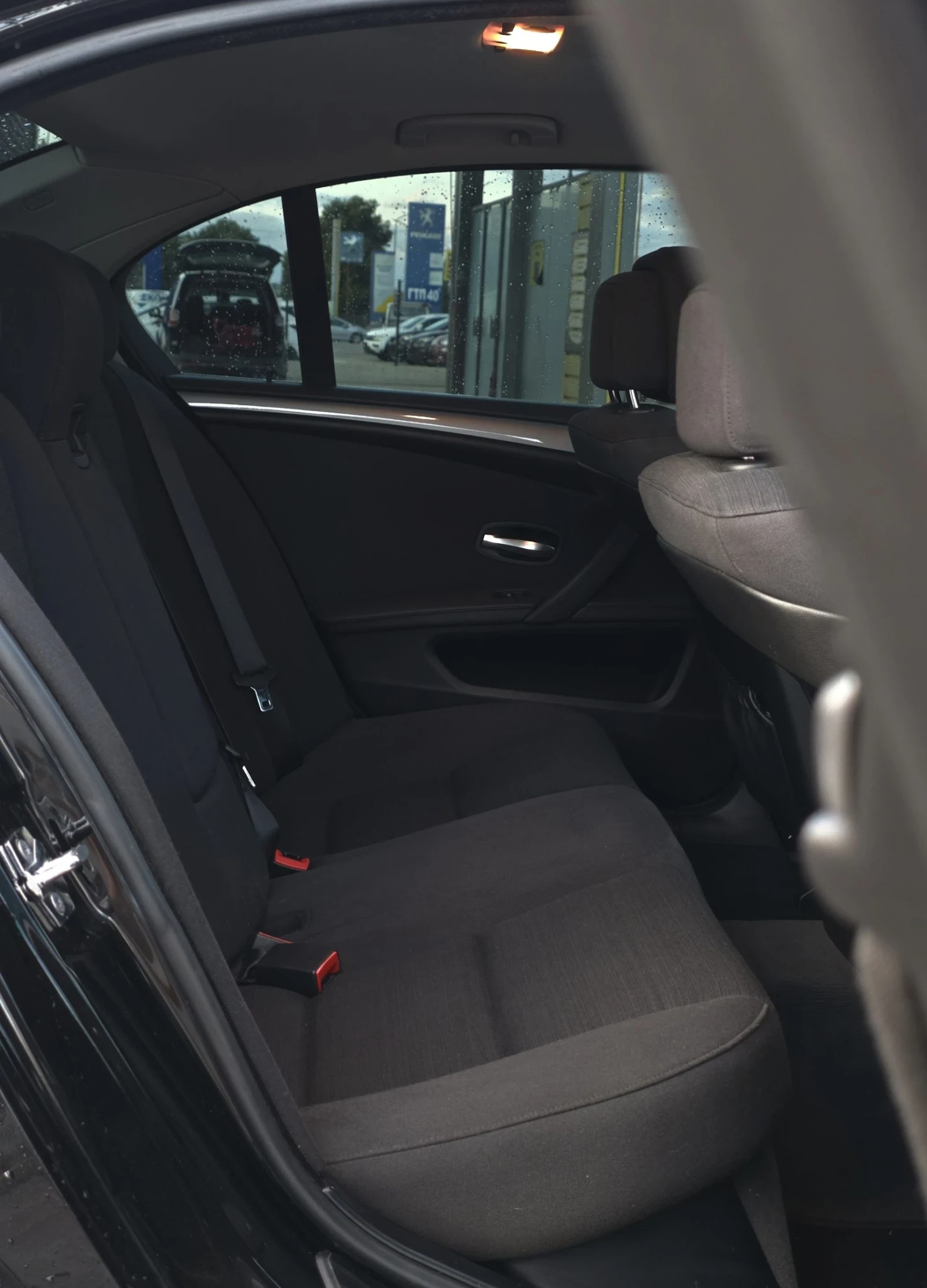 BMW 525 FACELIFT/DISTRONIC, снимка 11 - Автомобили и джипове - 55171460
