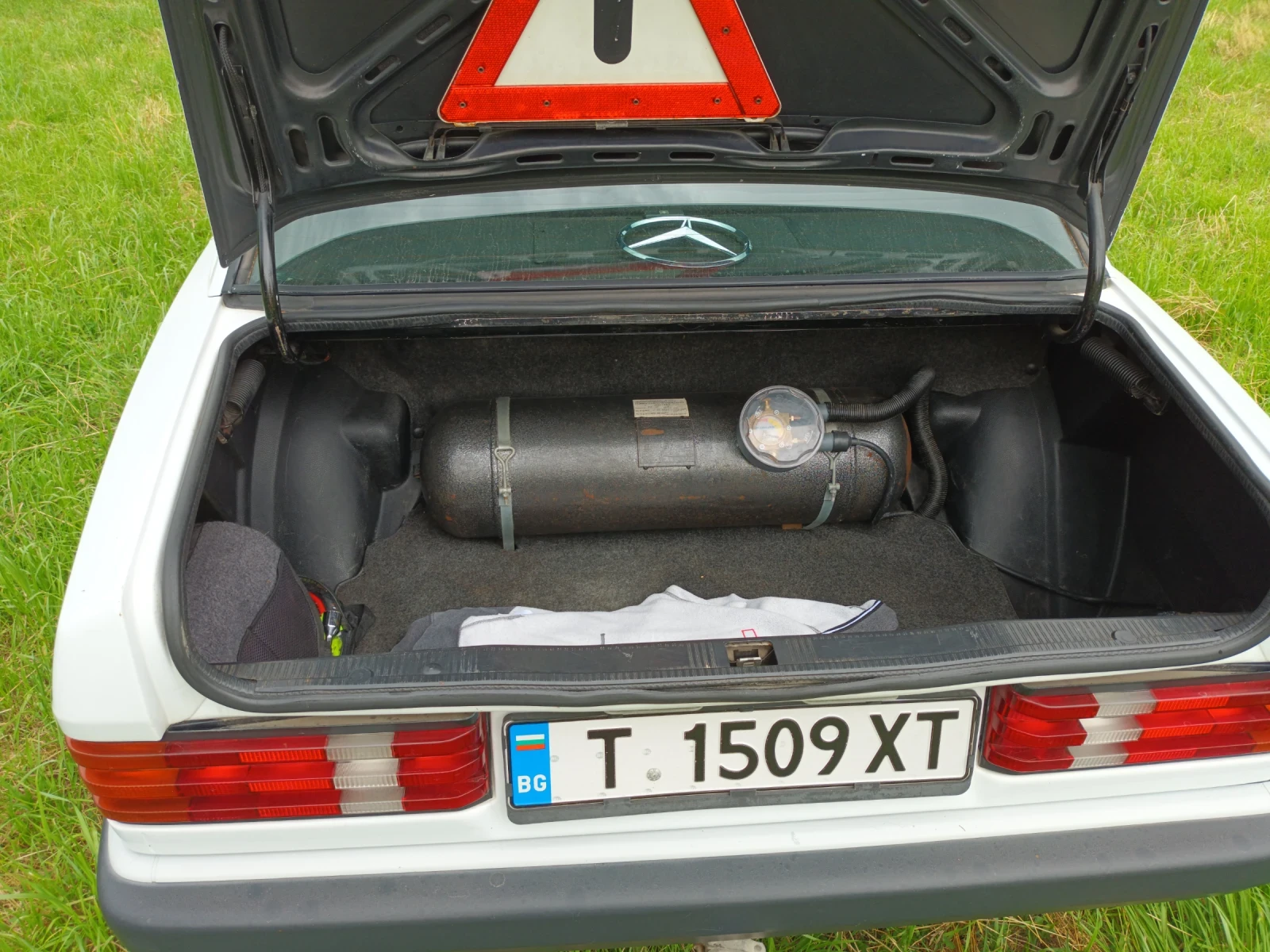Mercedes-Benz 190, снимка 4 - Автомобили и джипове - 55985878