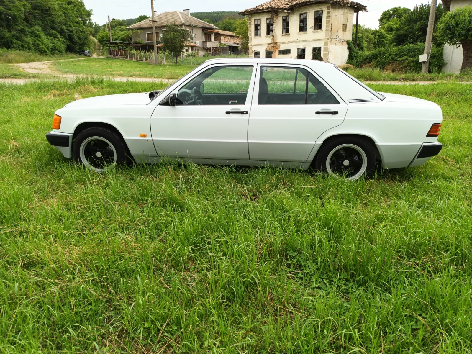 Mercedes-Benz 190, снимка 3 - Автомобили и джипове - 55985878