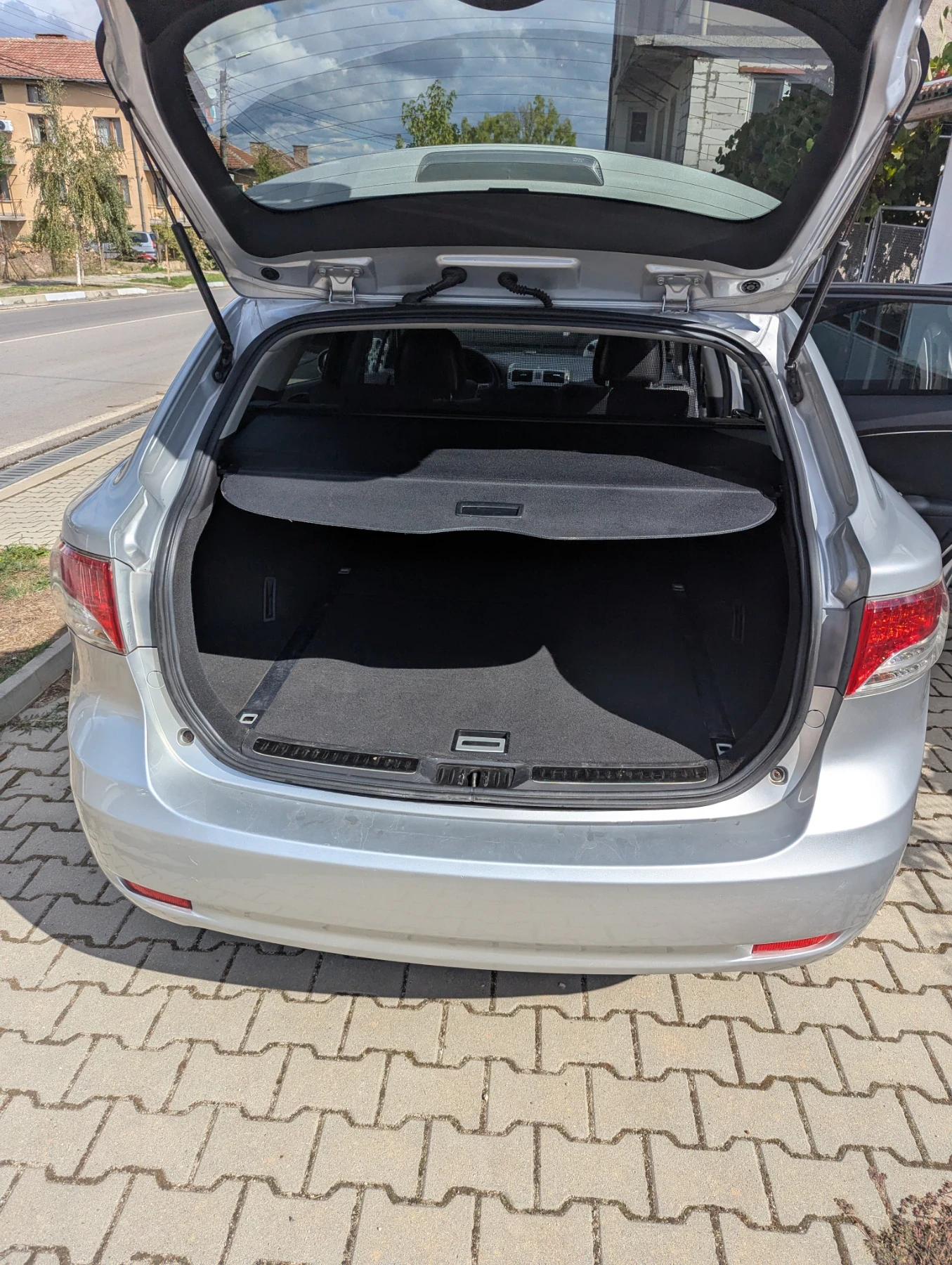 Toyota Avensis, снимка 17 - Автомобили и джипове - 56245474