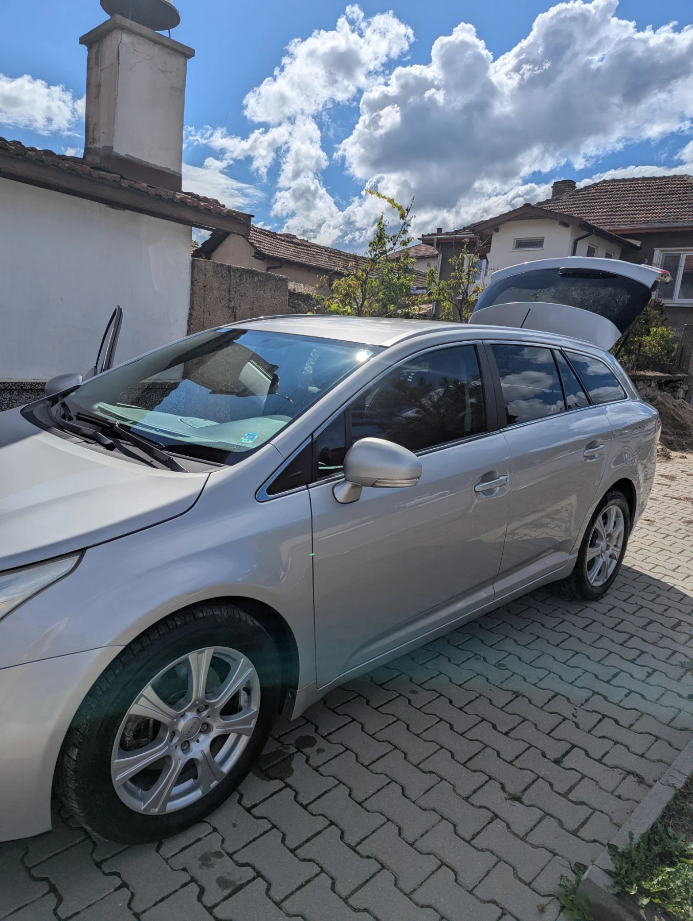 Toyota Avensis, снимка 10 - Автомобили и джипове - 56245474