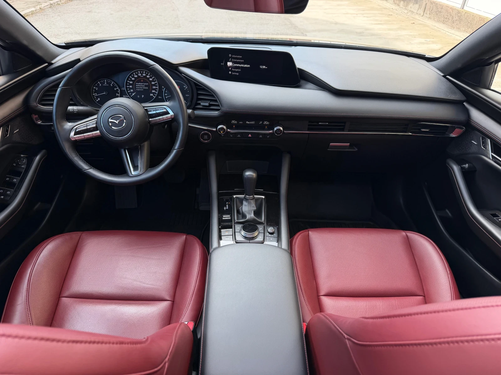 Mazda 3 2.5 Skyactiv-G, снимка 7 - Автомобили и джипове - 56714761