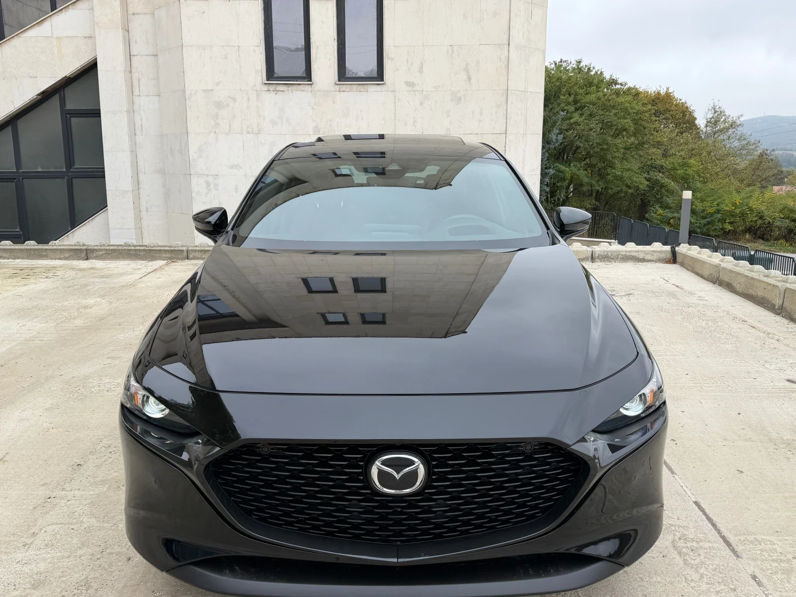 Mazda 3 2.5 Skyactiv-G, снимка 2 - Автомобили и джипове - 56714761