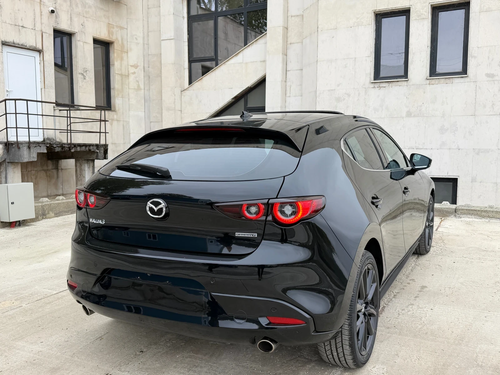 Mazda 3 2.5 Skyactiv-G, снимка 5 - Автомобили и джипове - 56714761