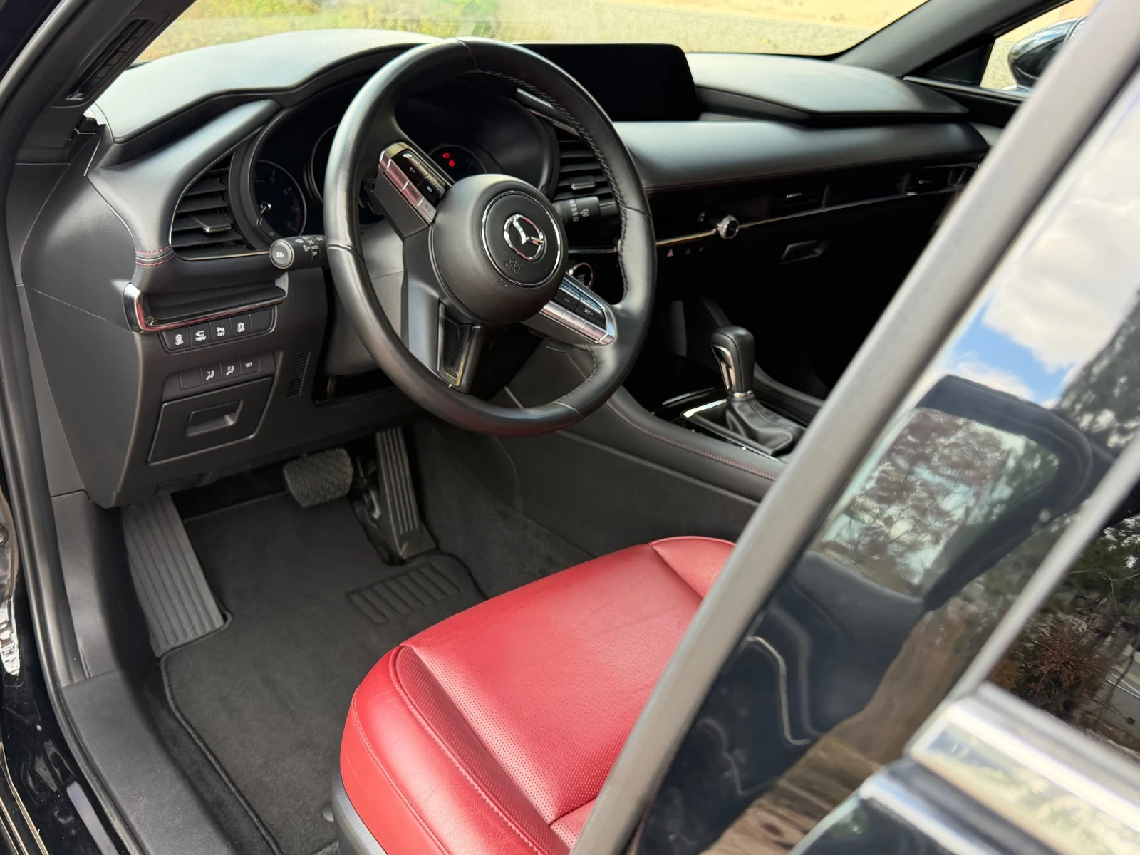 Mazda 3 2.5 Skyactiv-G, снимка 14 - Автомобили и джипове - 56714761