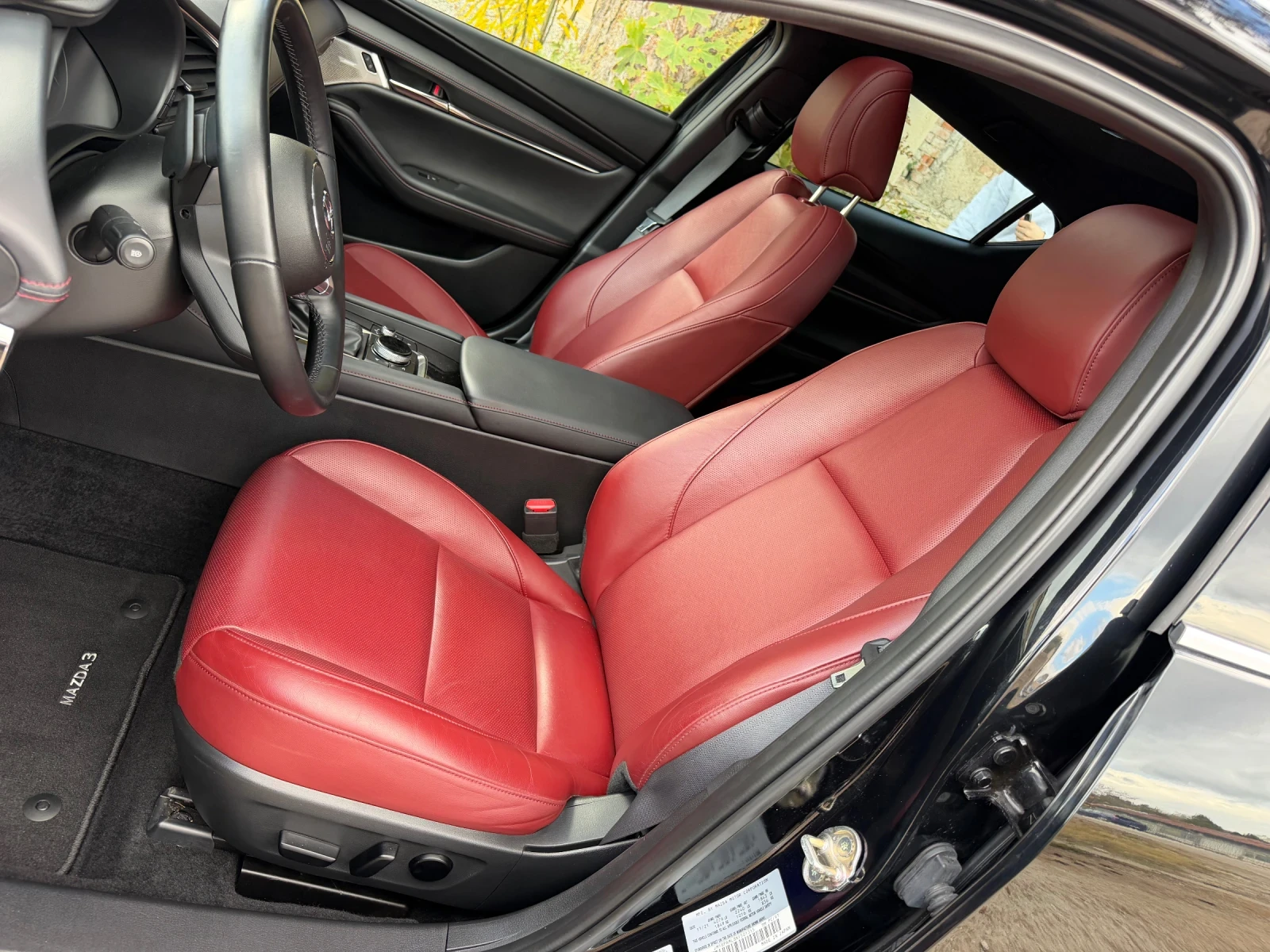 Mazda 3 2.5 Skyactiv-G, снимка 15 - Автомобили и джипове - 56714761