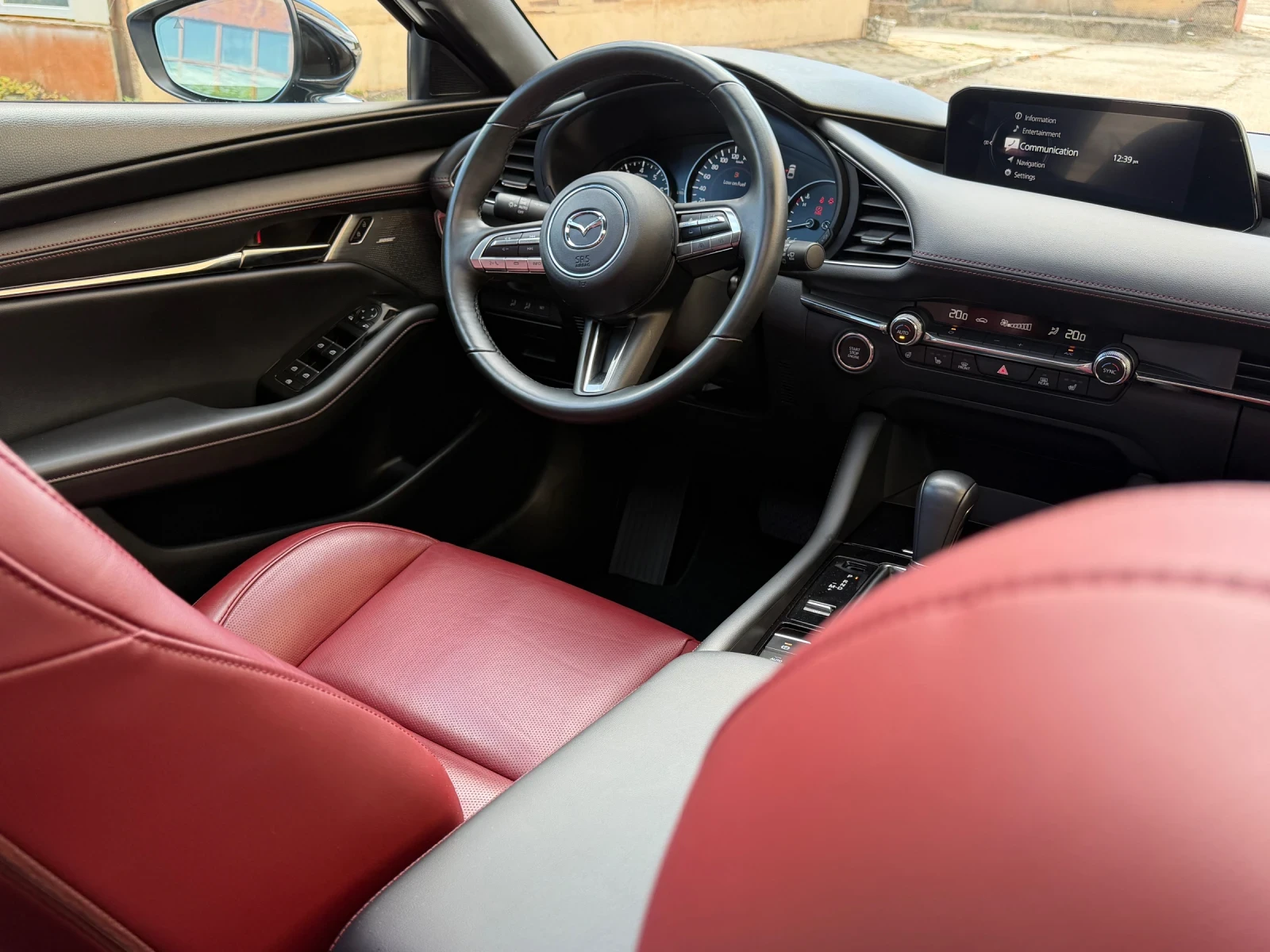 Mazda 3 2.5 Skyactiv-G, снимка 11 - Автомобили и джипове - 56714761