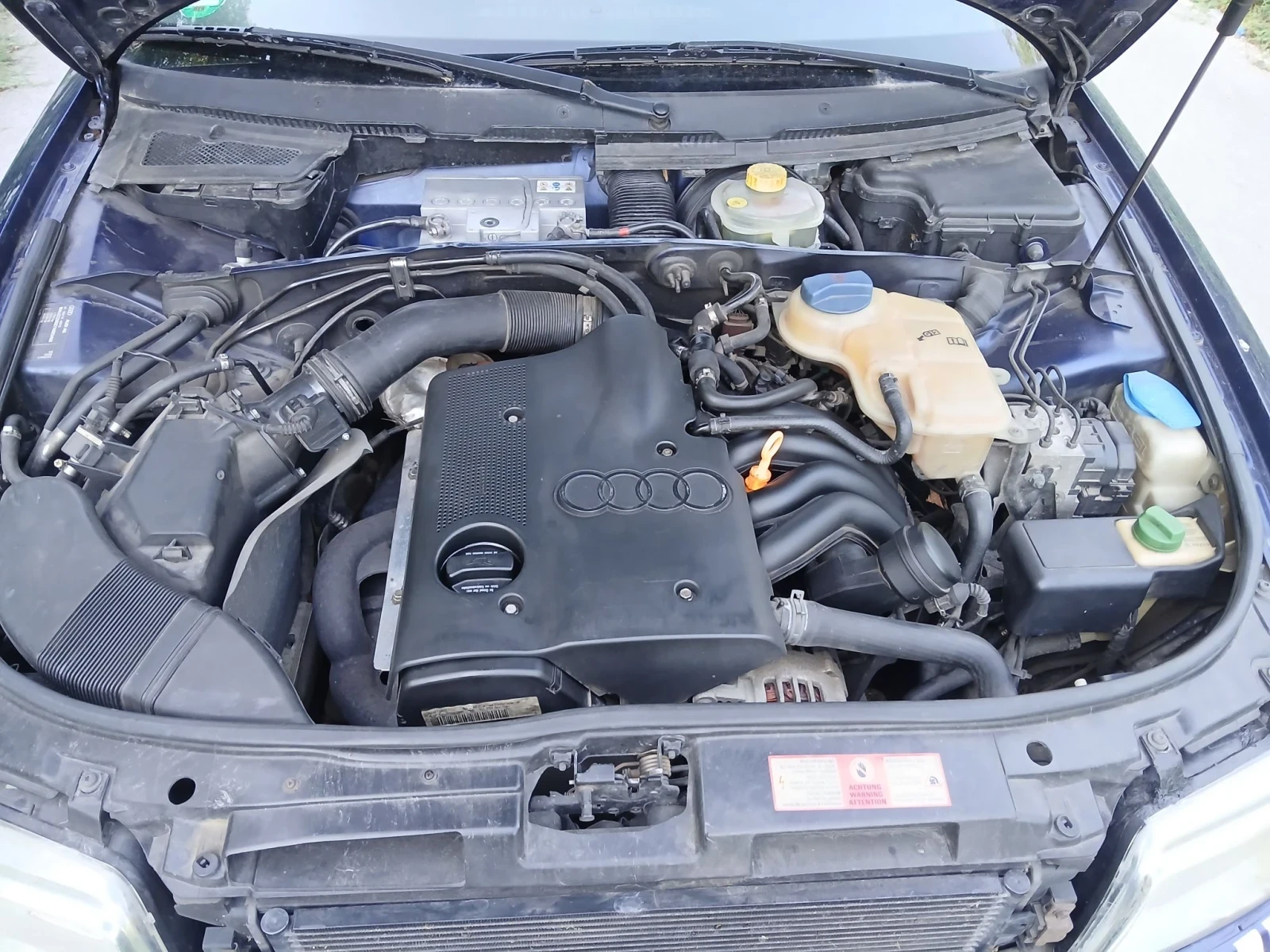 Audi A4 1, 6i, снимка 11 - Автомобили и джипове - 56715033