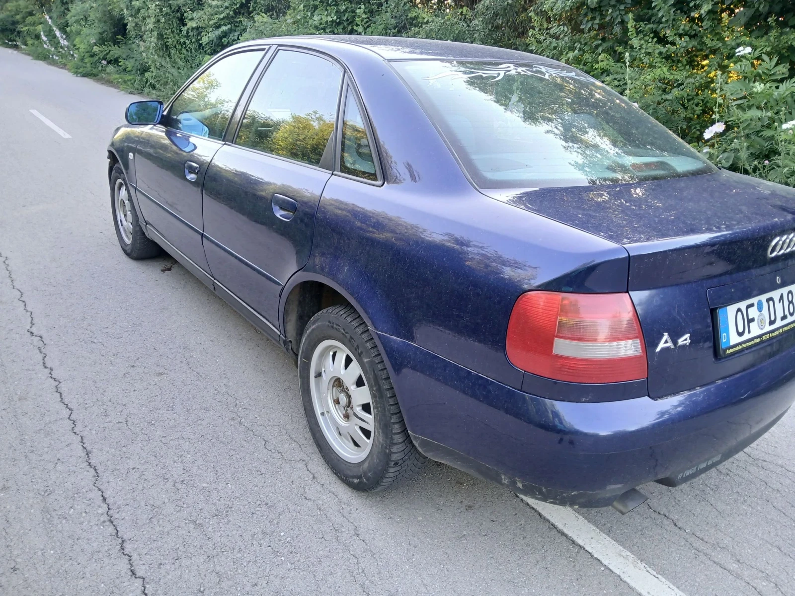 Audi A4 1, 6i, снимка 5 - Автомобили и джипове - 56715033