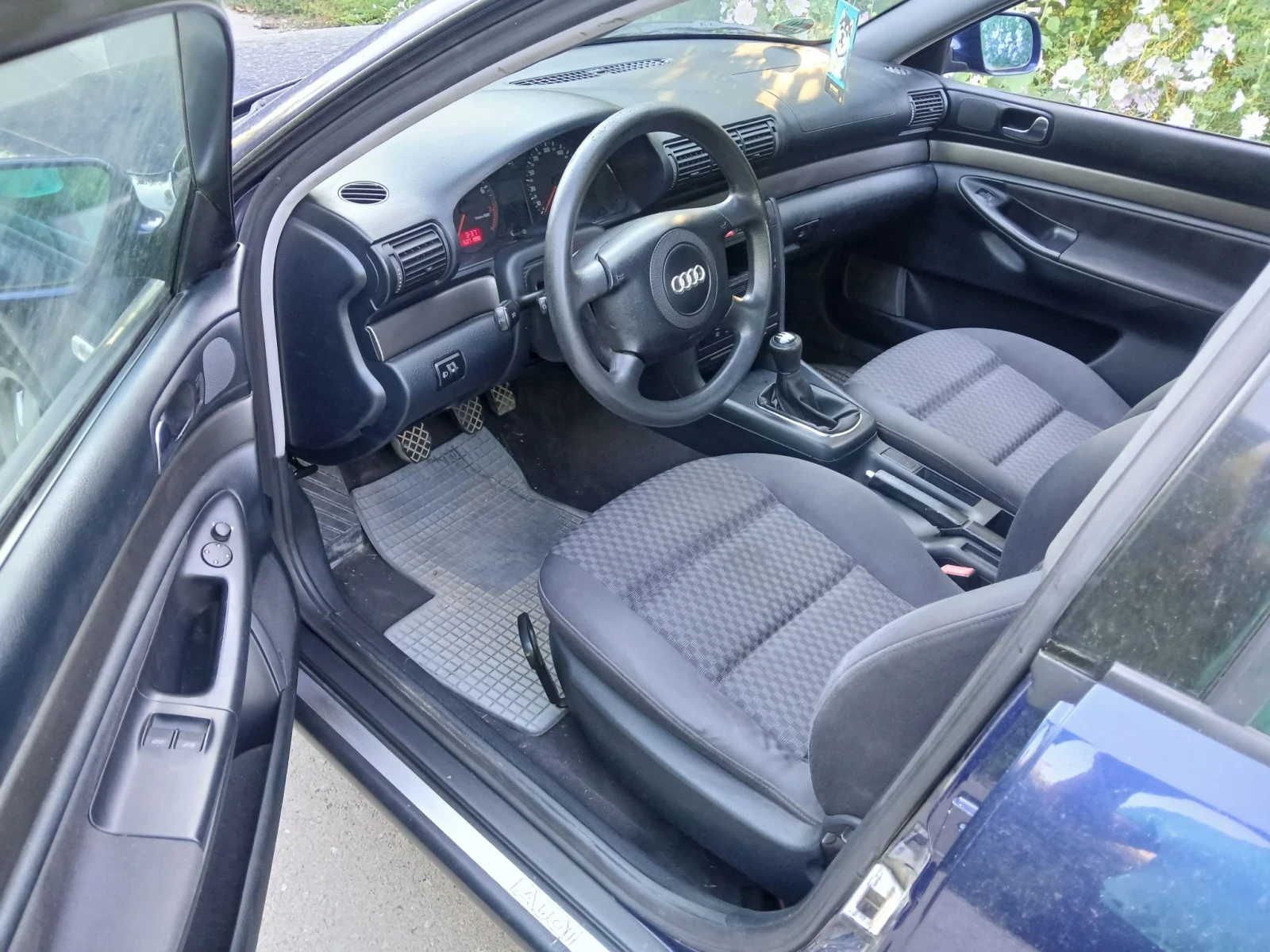 Audi A4 1, 6i, снимка 8 - Автомобили и джипове - 56715033
