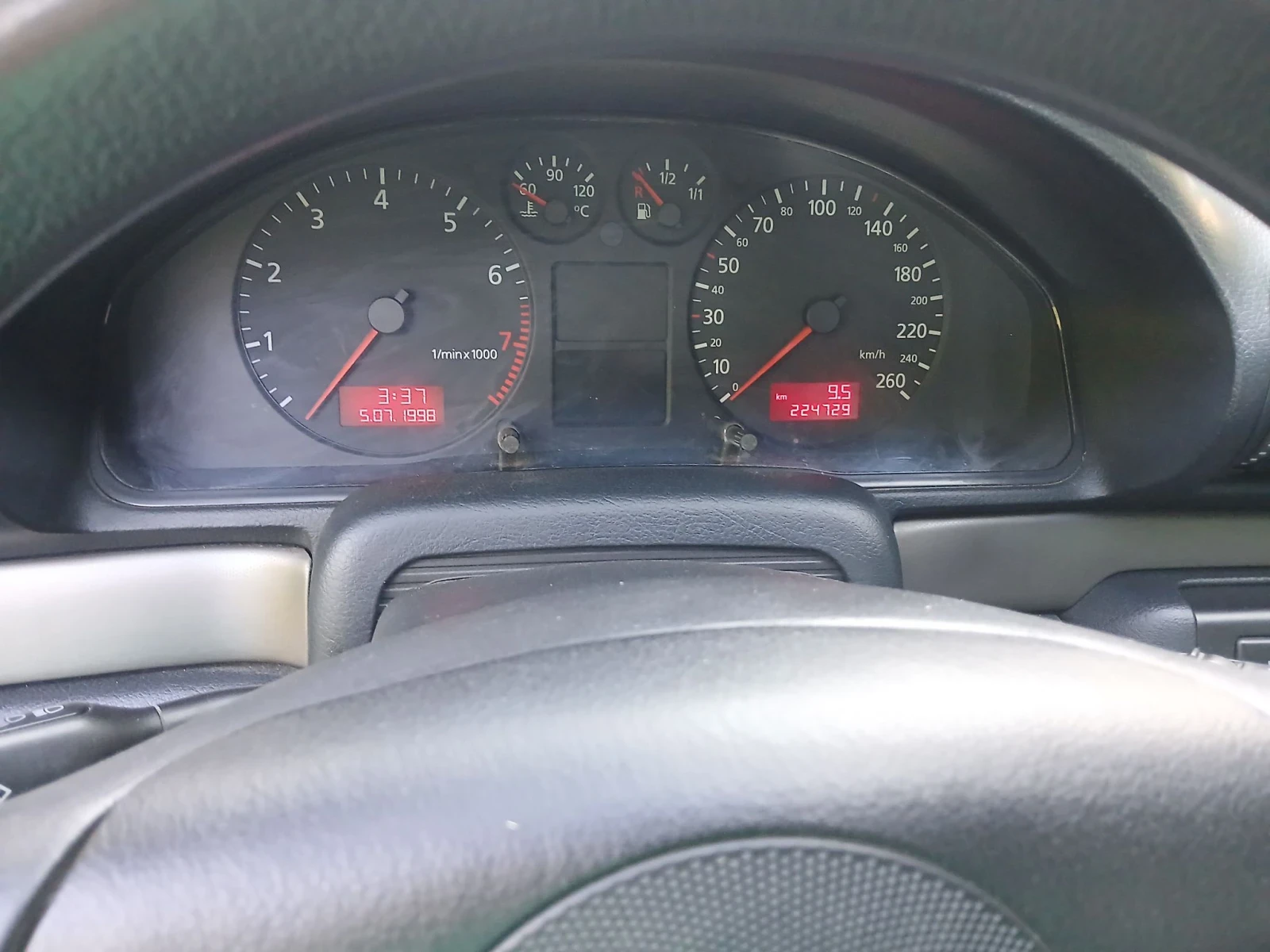 Audi A4 1, 6i, снимка 10 - Автомобили и джипове - 56715033