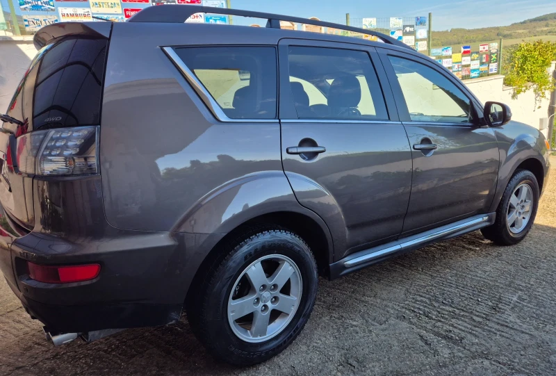 Mitsubishi Outlander, снимка 4 - Автомобили и джипове - 47544420