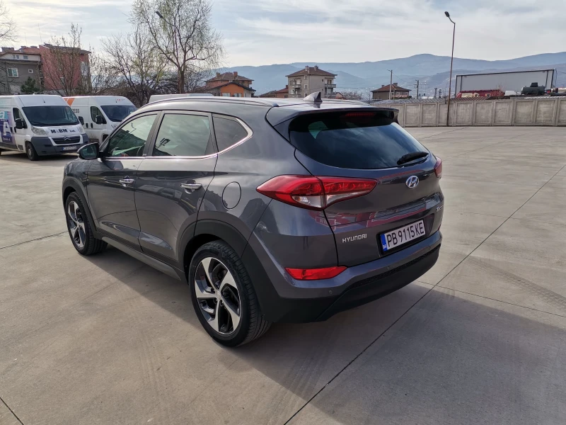 Hyundai Tucson 1.7 CRDI-Xpossible, снимка 3 - Автомобили и джипове - 49543375