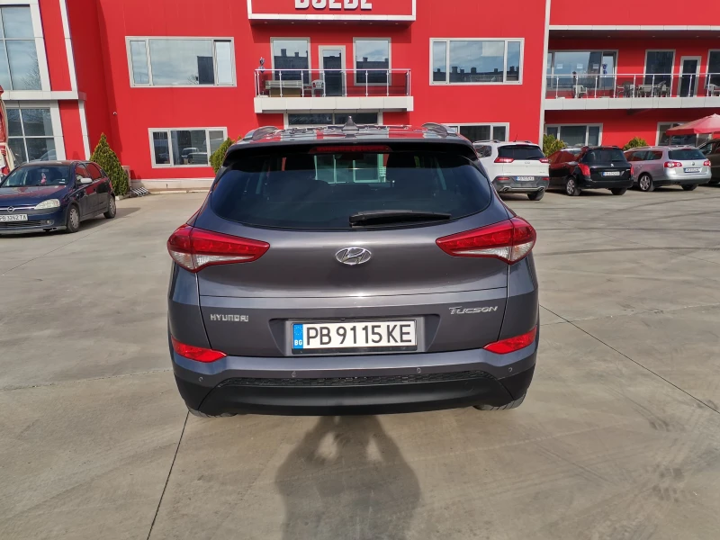 Hyundai Tucson 1.7 CRDI-Xpossible, снимка 4 - Автомобили и джипове - 49543375