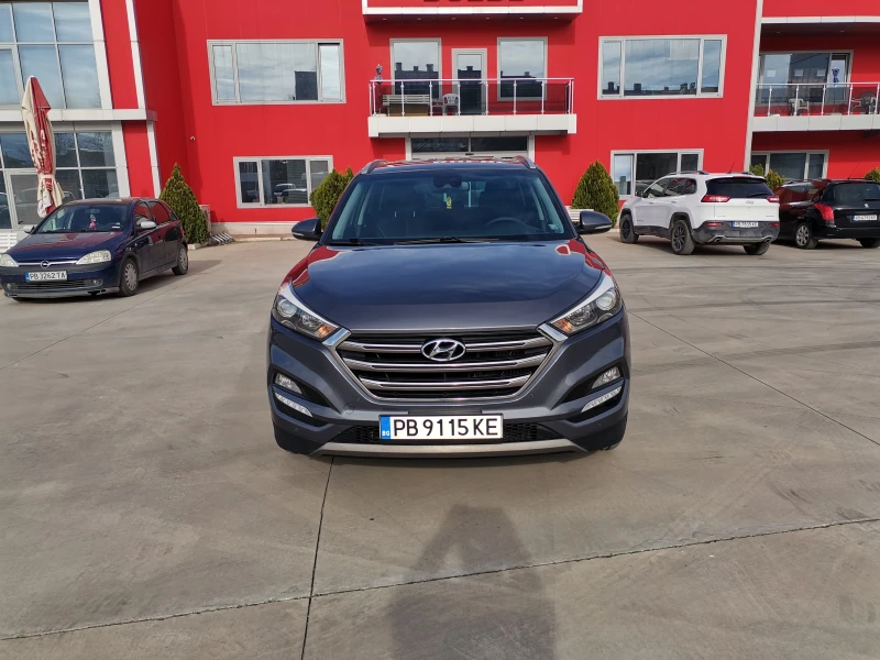 Hyundai Tucson 1.7 CRDI-Xpossible, снимка 8 - Автомобили и джипове - 49543375