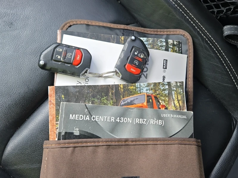 Jeep Wrangler SAHARA/KОЖА/+ МЕК ТАВАН/НАВИГАЦИЯ, снимка 12 - Автомобили и джипове - 52989042