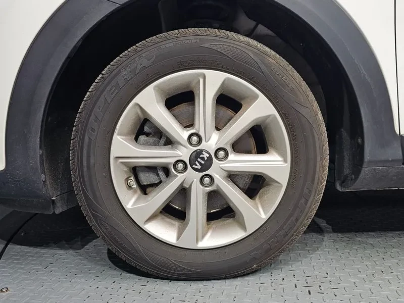 Kia Stonic 1.6 Deluxe, снимка 5 - Автомобили и джипове - 55786592