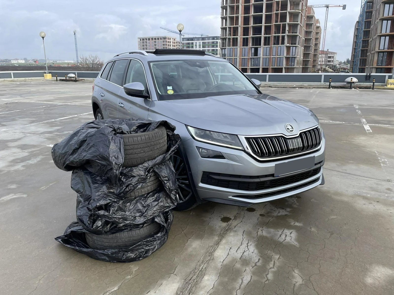 Skoda Kodiaq 2.0 TDI L&K 4x4 190кс СЕРВИЗНА ИСТОРИЯ, снимка 1