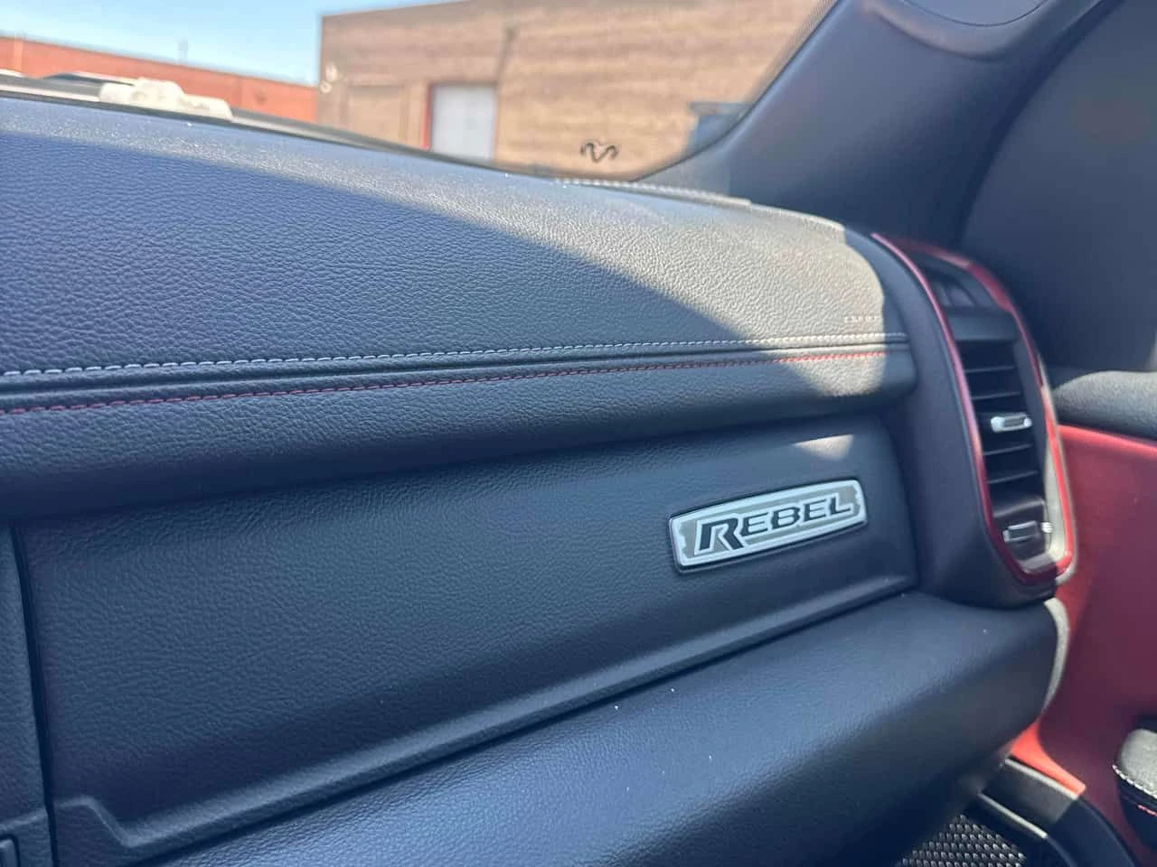 Dodge RAM 1500 * Rebel * АВТОКРЕДИТ БЕЗ ПЪРВОНАЧАЛНА ВНОСКА* , снимка 15 - Автомобили и джипове - 54639490