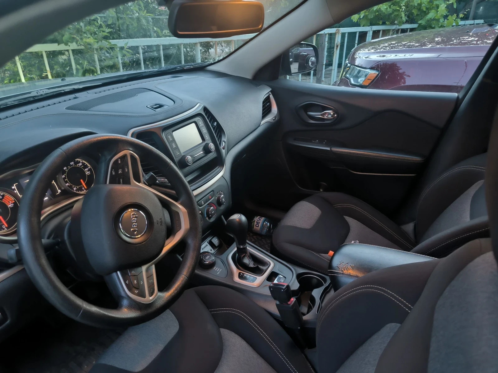 Jeep Cherokee, снимка 6 - Автомобили и джипове - 54656877