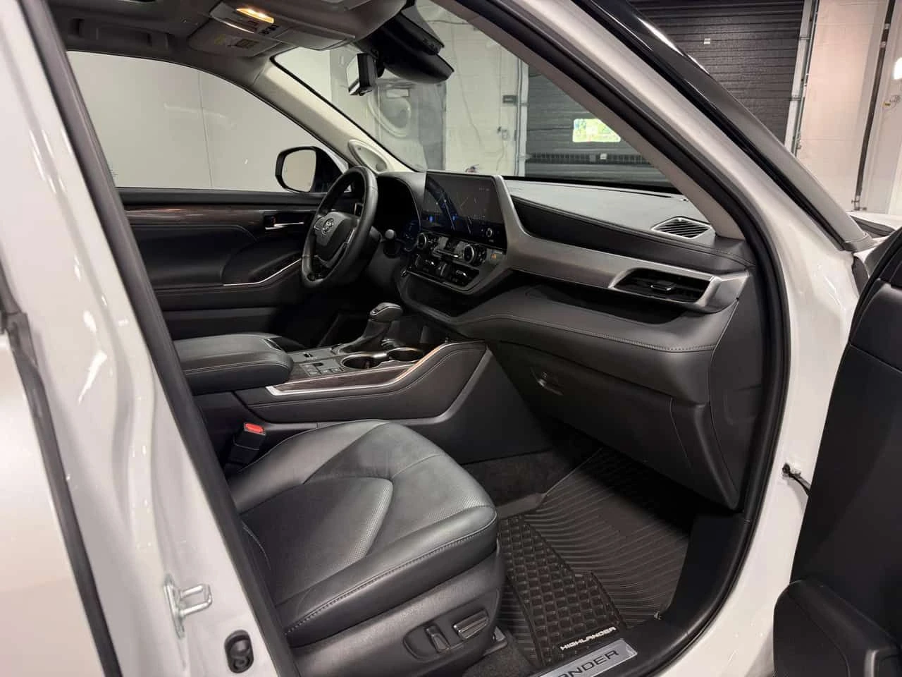 Toyota Highlander Hybrid Limited AWD  CARFAX, снимка 6 - Автомобили и джипове - 54679710